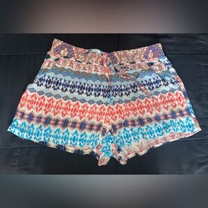 Pattern Printed flowy shorts w/ pockets